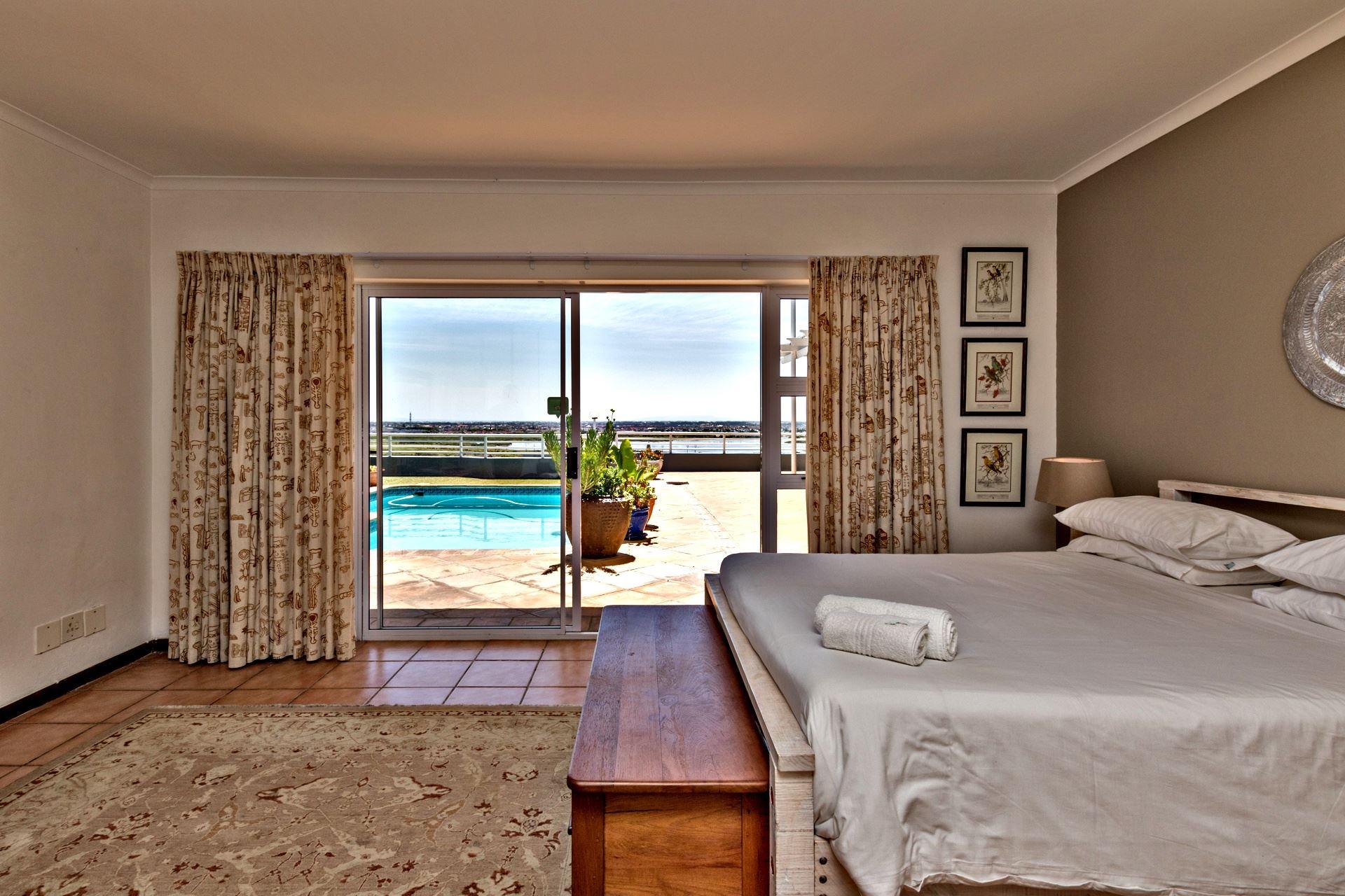 Lakeside Lodge