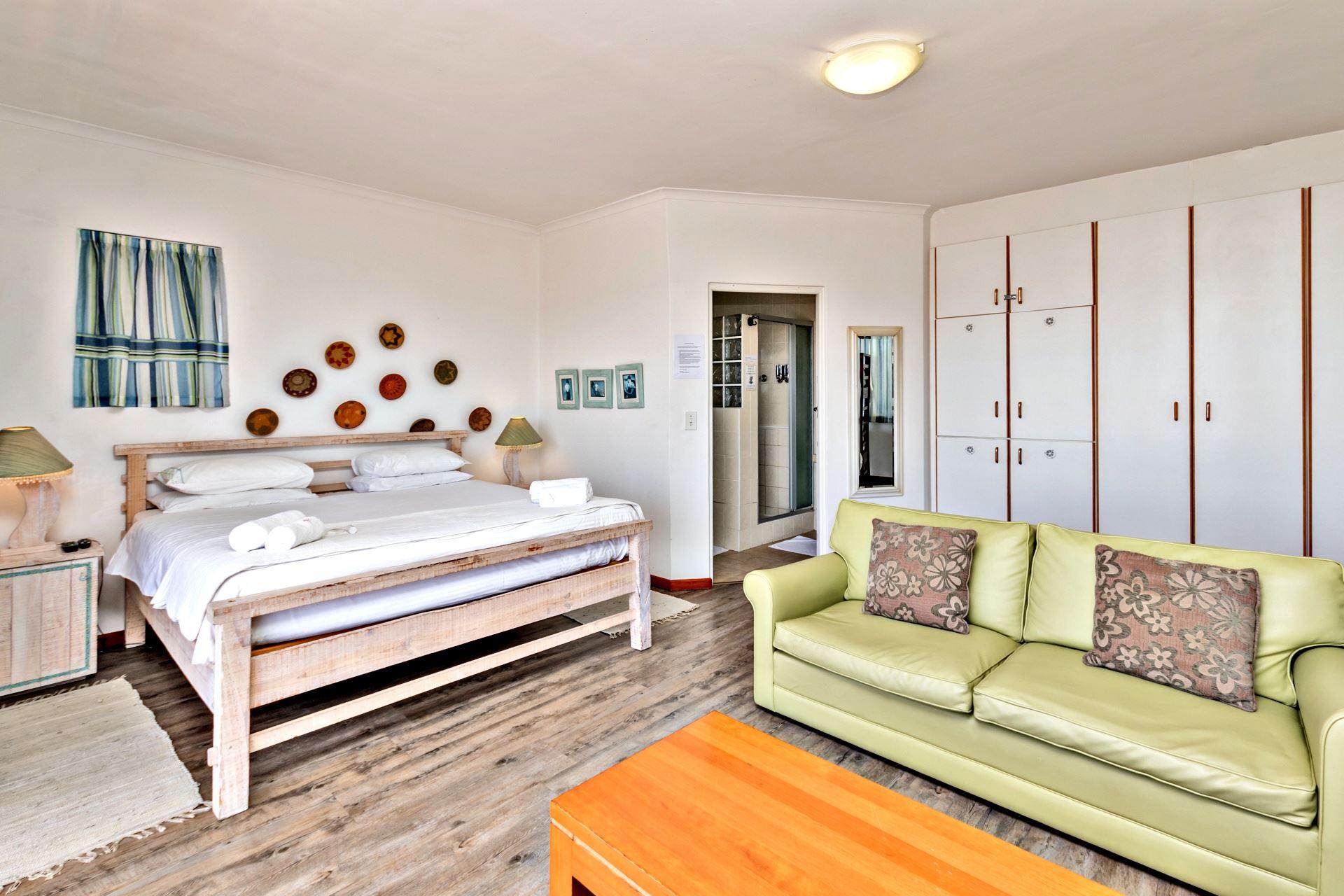 Lakeside Lodge