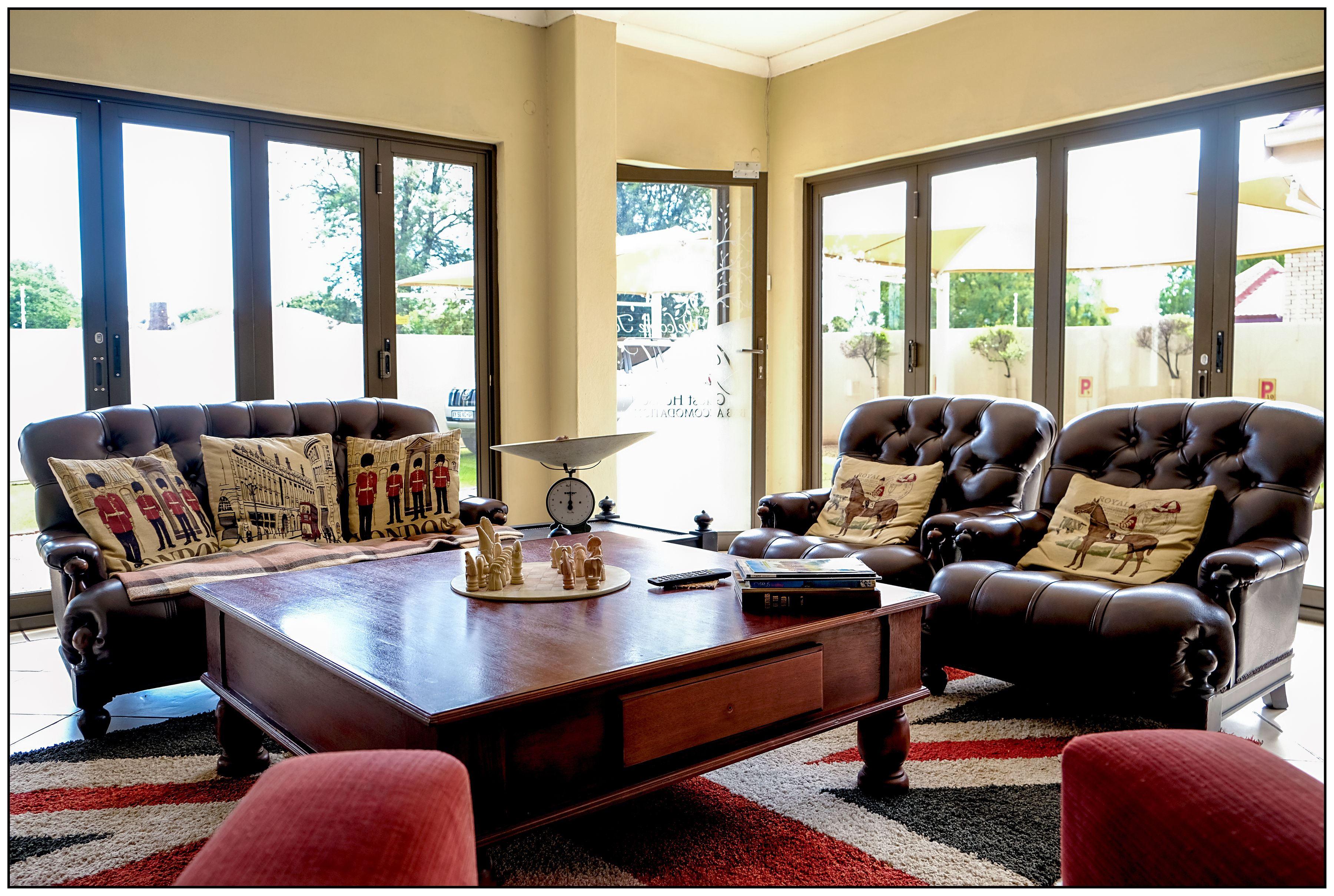 Casa Lumini Guesthouse | Carletonville Self-catering