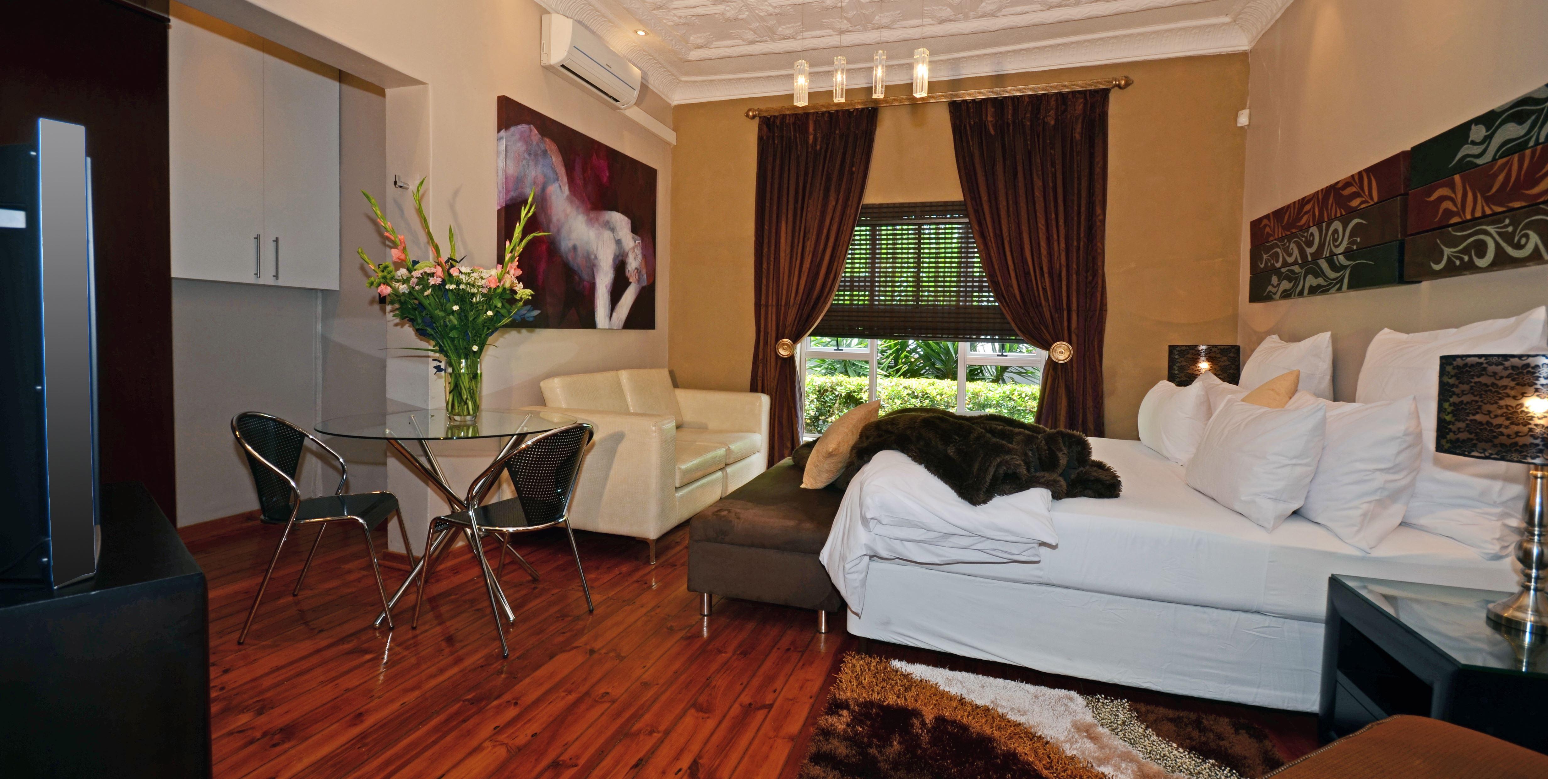 Johannesburg Suites on 7th | Accommodation Melville