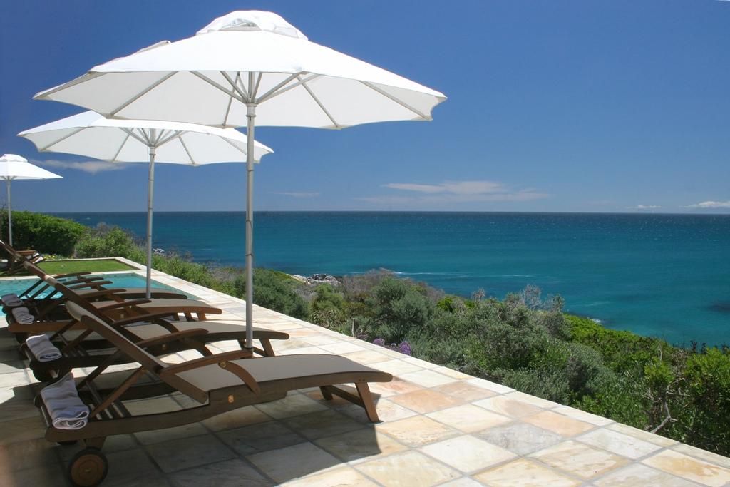 Cliff Lodge | De Kelders Accommodation