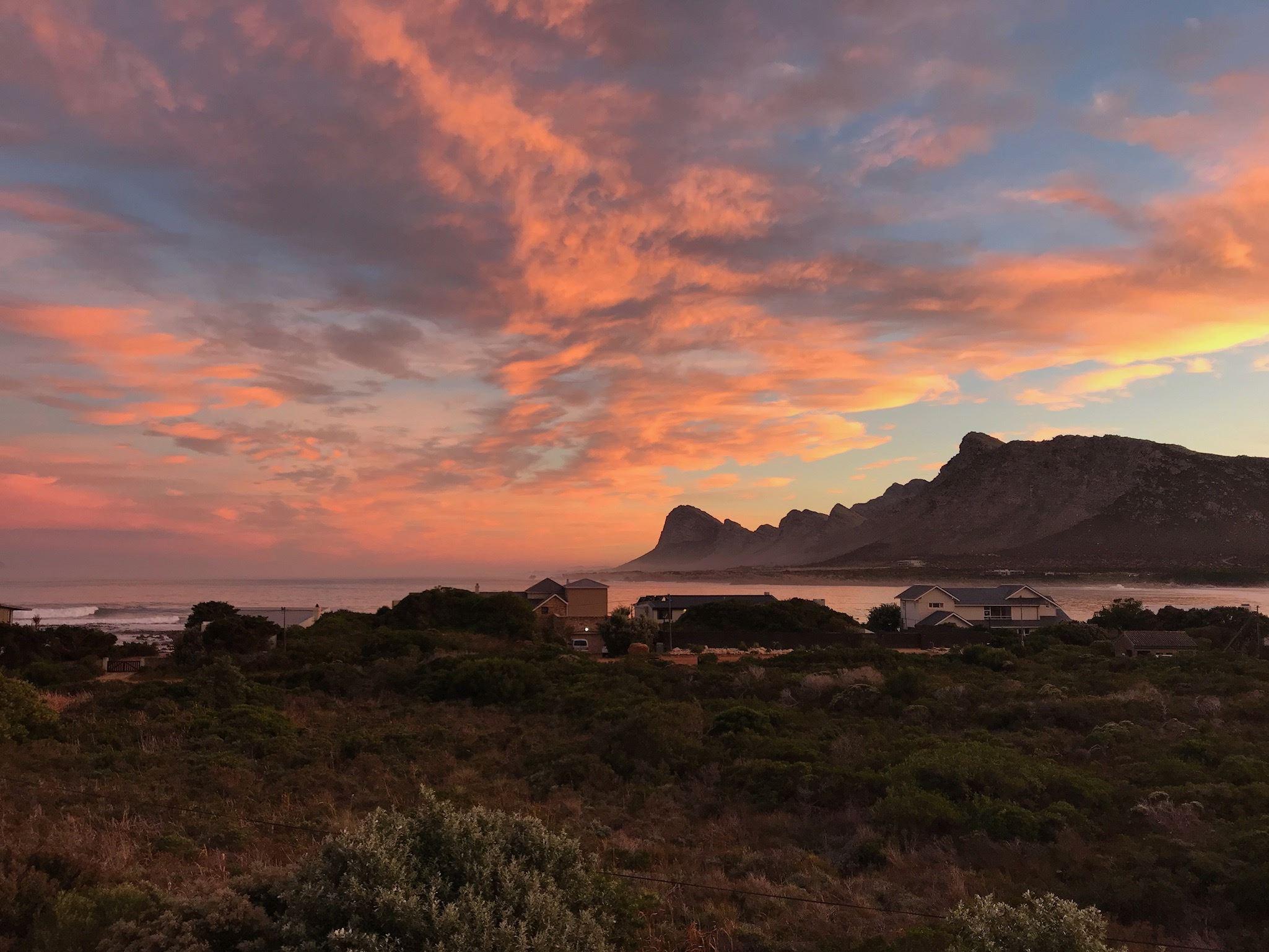 Moonstruck on Pringle Bay | Accommodation Pringle Bay