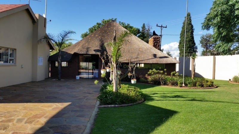 Tswingwana Guest Lodge | Special Deals and Offers Book Now!