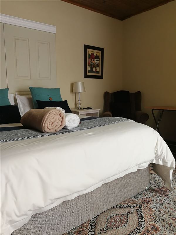 Big Tree Guesthouse | Get the Best Accommodation Deal - Book Self-Catering  or Bed and Breakfast Now!