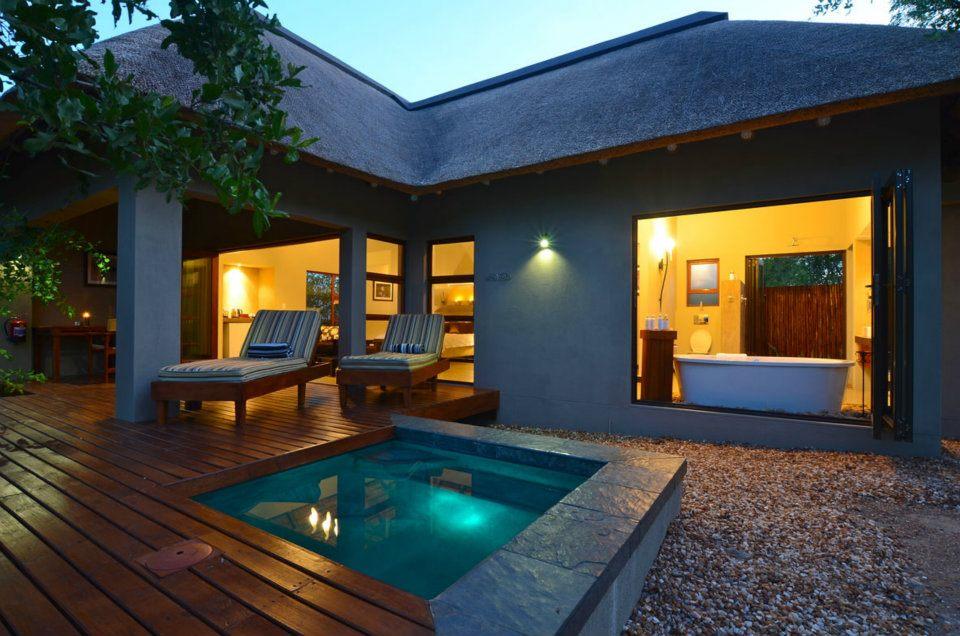 Raptor Retreat Game Lodge