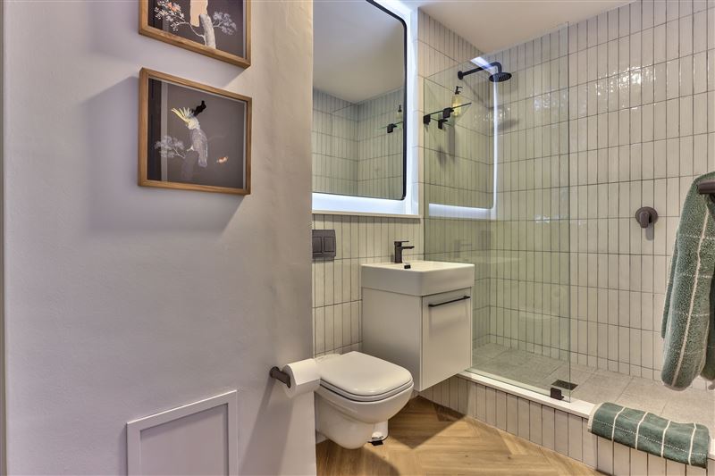 437 St Martini Gardens Special Deals and Offers Book Now!