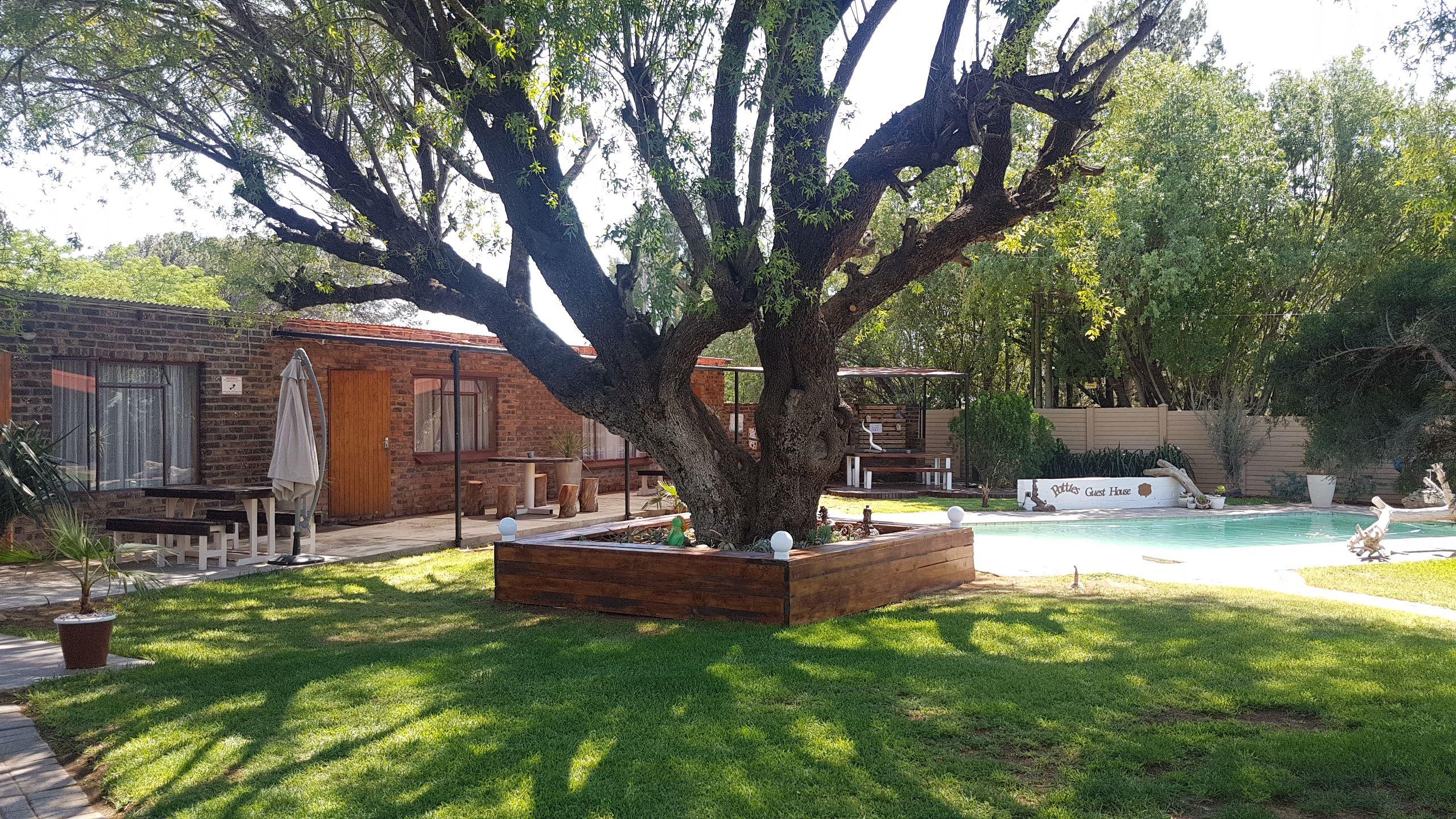 Potties Guest House | Accommodation De Aar