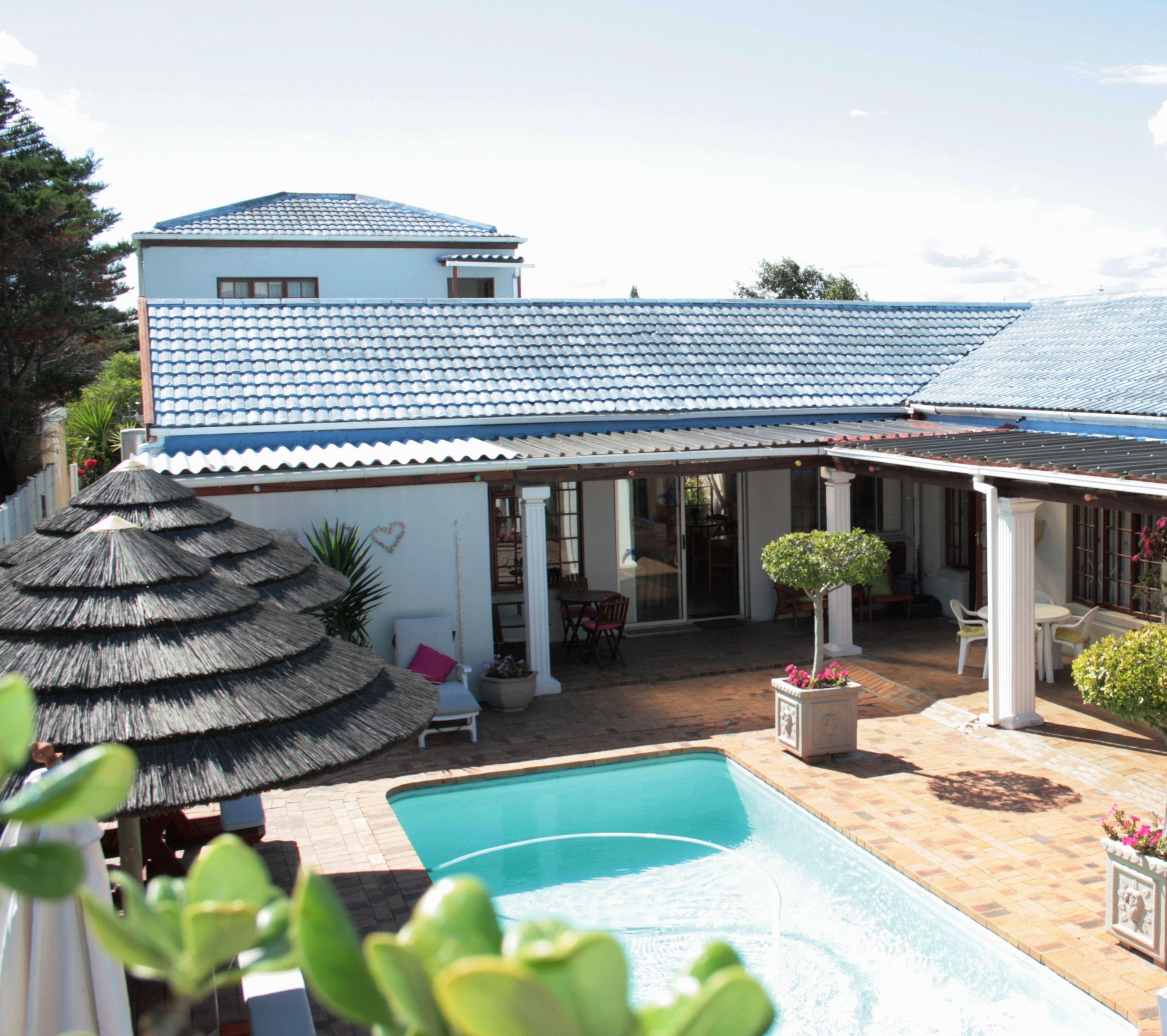 Dolphin Inn Guest House | Bloubergrant Accommodation