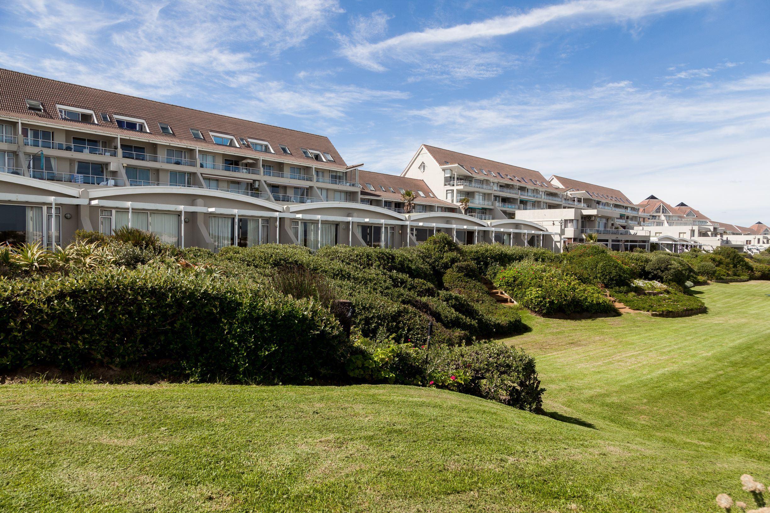 Dolphin Beach Hotel | Table View Accommodation