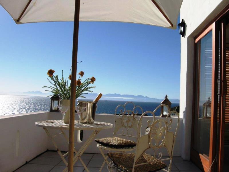 Rocky Beach Holiday Lets | Simons Town Accommodation