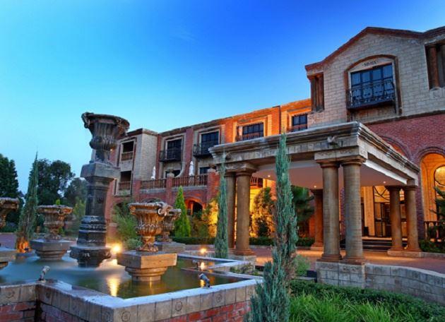 Velmore Hotel Estate | Mooiplaats Accommodation