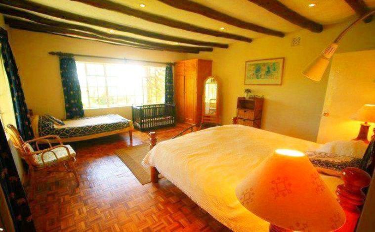 Lakai House and Cottages