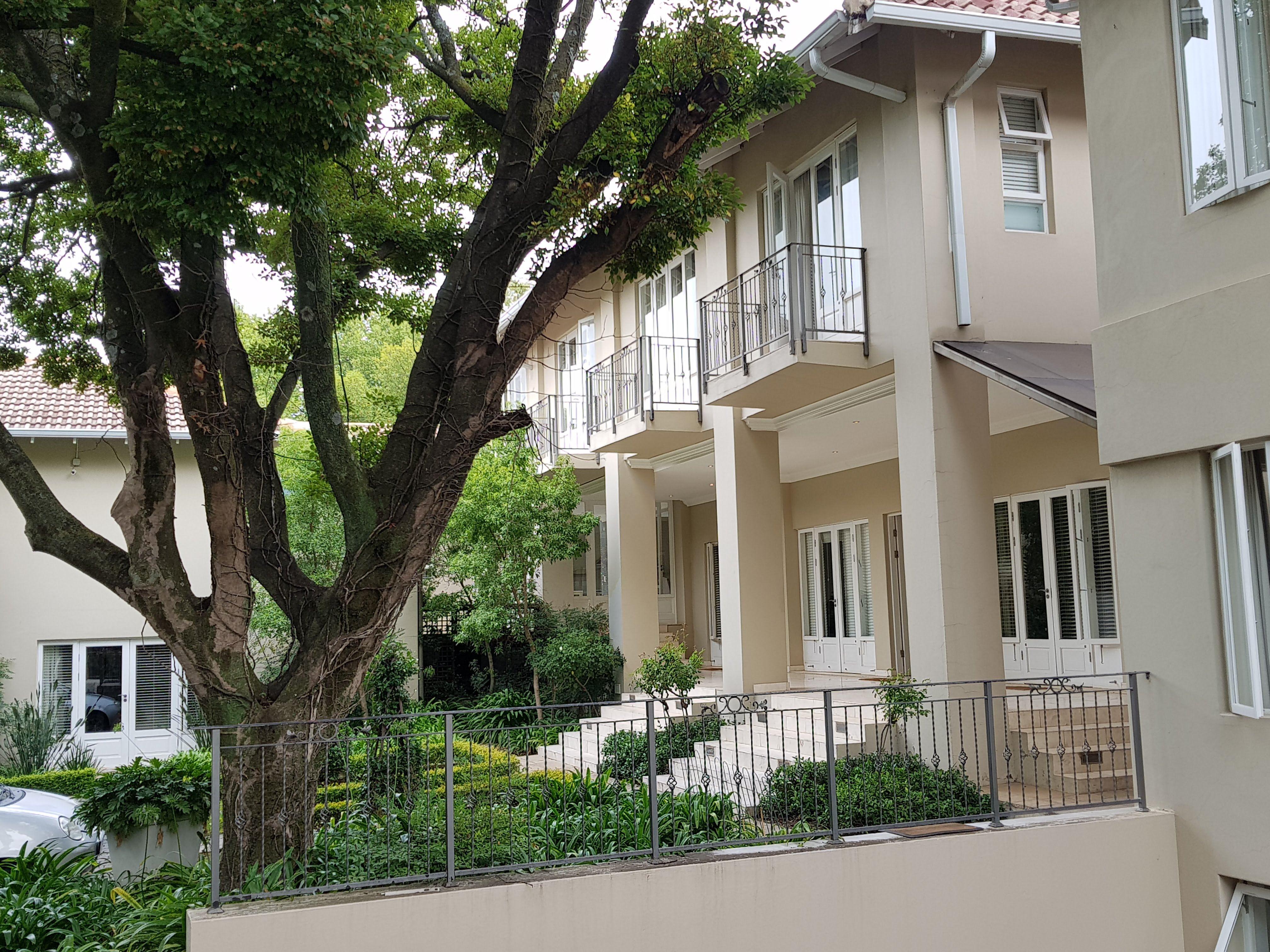 Q on First | Parktown North Accommodation