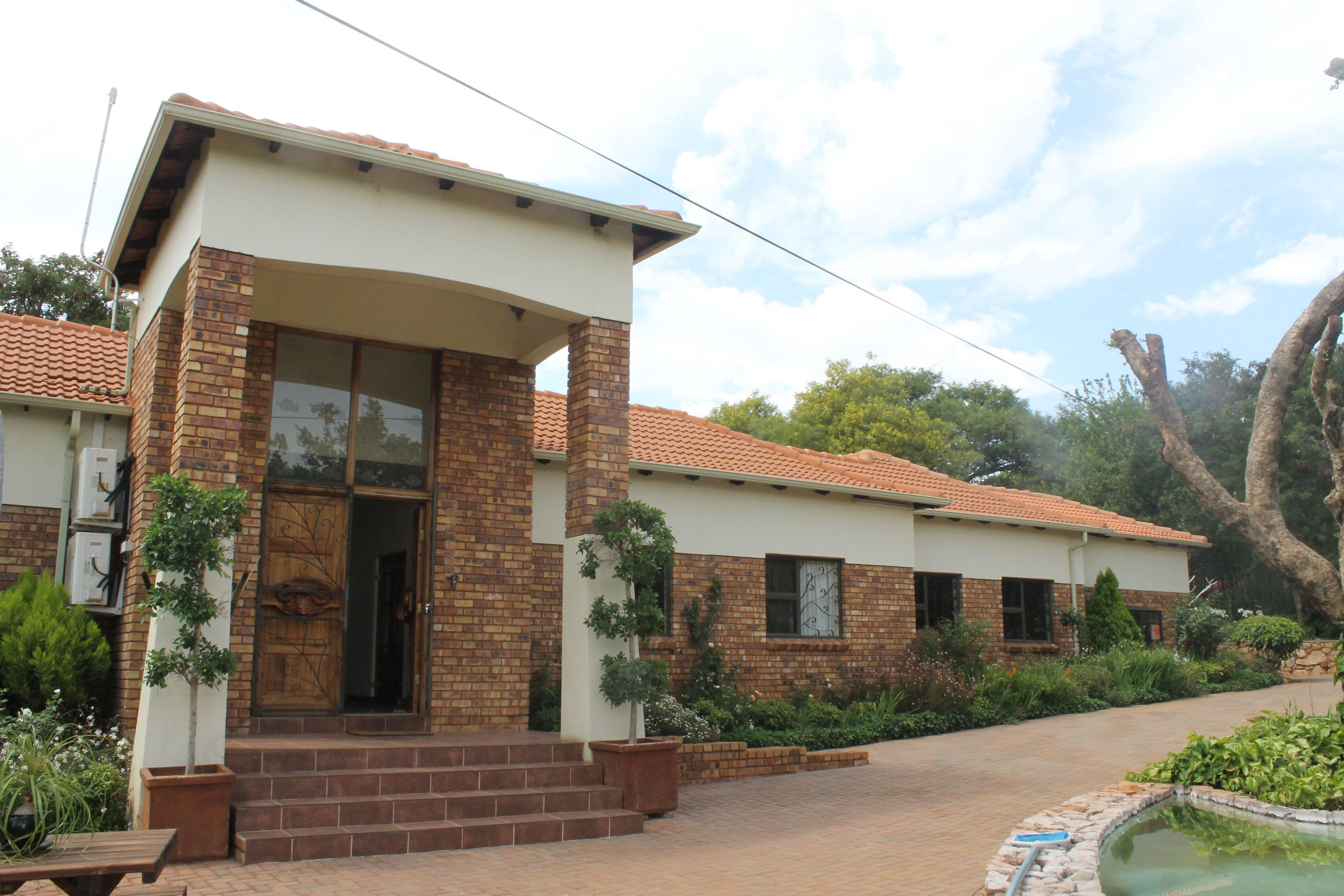 Le Bougainville Guest House | Hartbeespoort Dam Accommodation