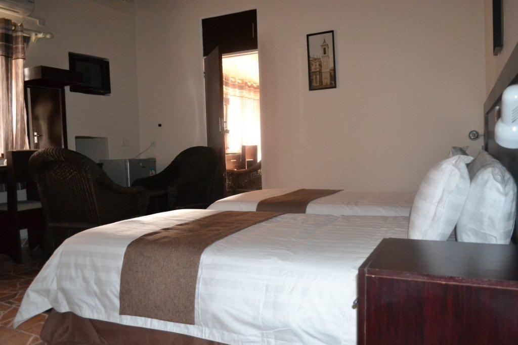 Pelican Lodge and Camping | Botswana Specials