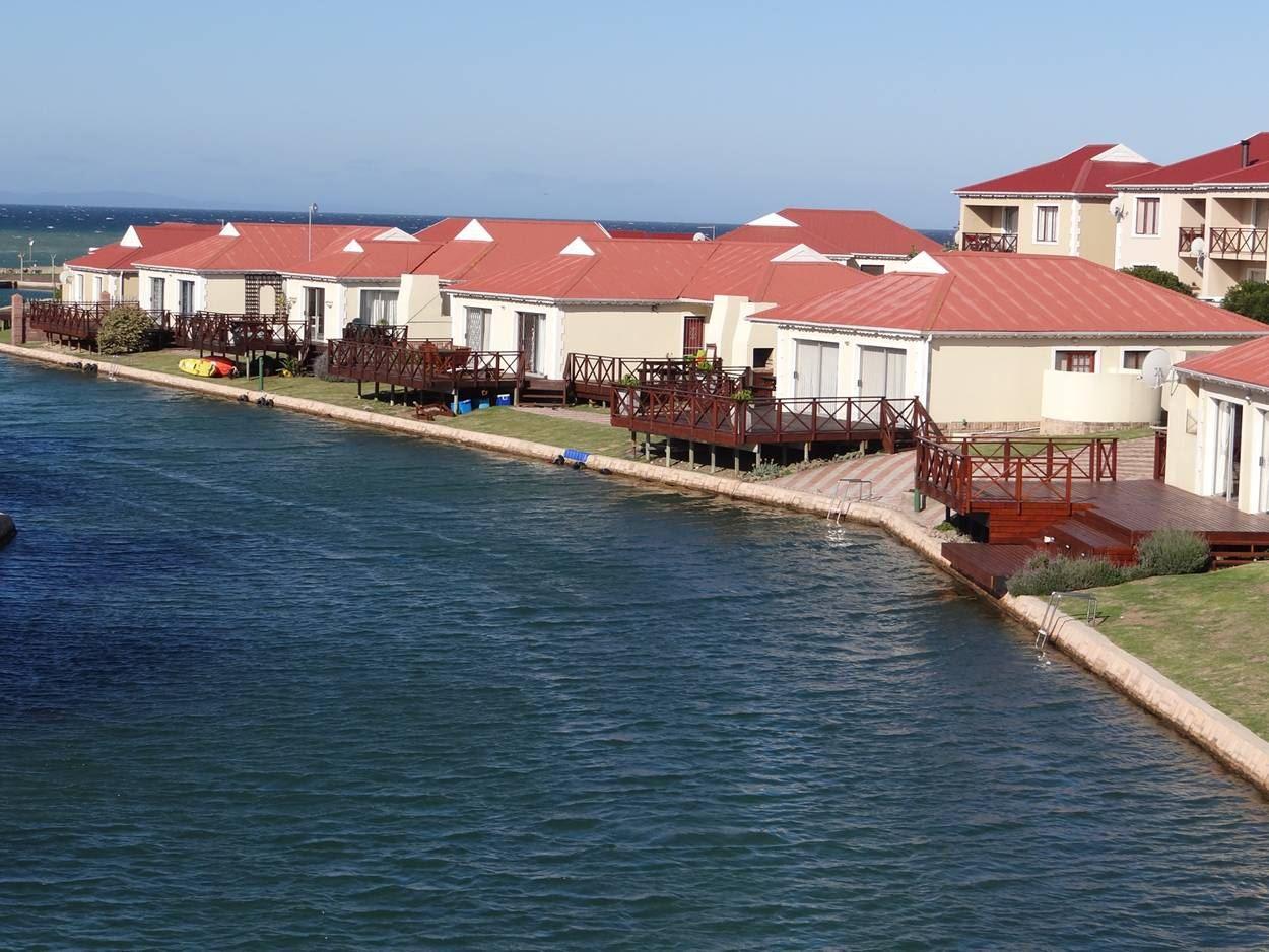 Waterside Living - Marina Sands 11 | Accommodation Marina Martinique
