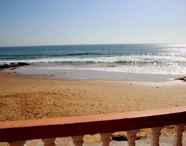 Surf N Stay Charming Beachfront Apartment