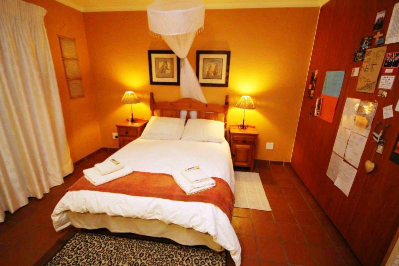 O Live Life Guest House - La Rochelle Farm