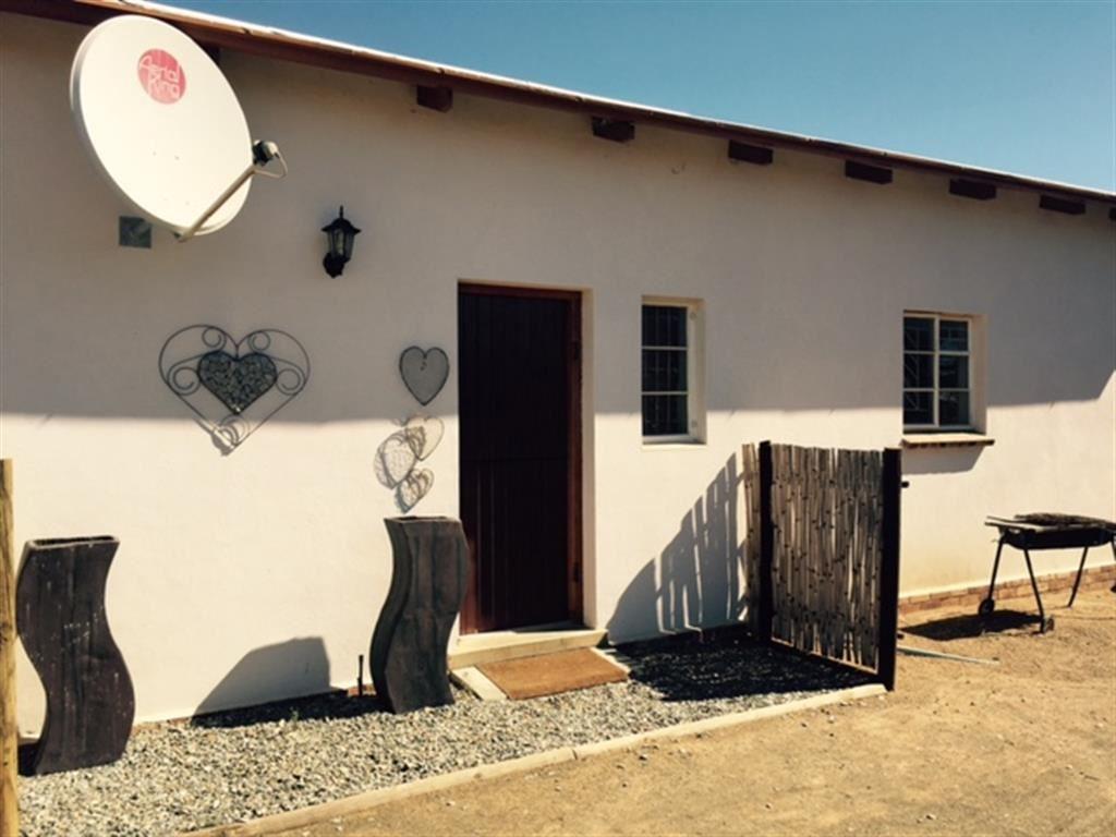 Kokerboom Self-catering Bachelor Flat | Accommodation Loeriesfontein