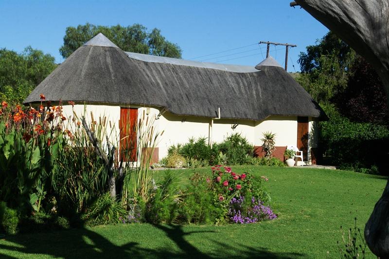 Karoo Pred-A-Tours | Cradock Self-catering