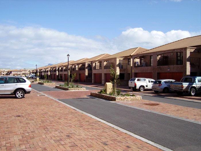 Tuscan Village | Accommodation Bloubergstrand