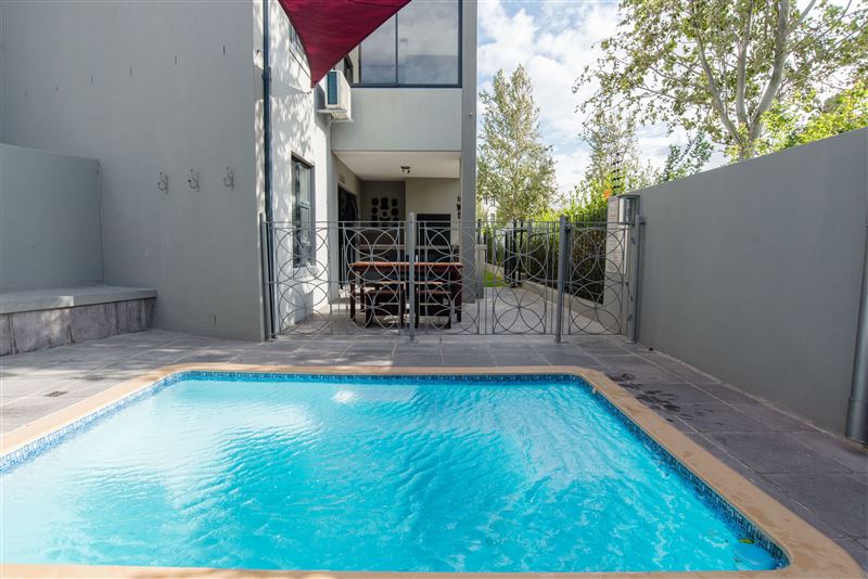 Burgundy Luxury Apartments Secure Your Hotel, SelfCatering, or Bed