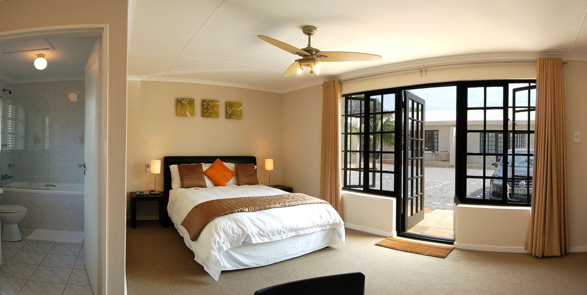 Palm Beach Guesthouse | Accommodation Summerstrand