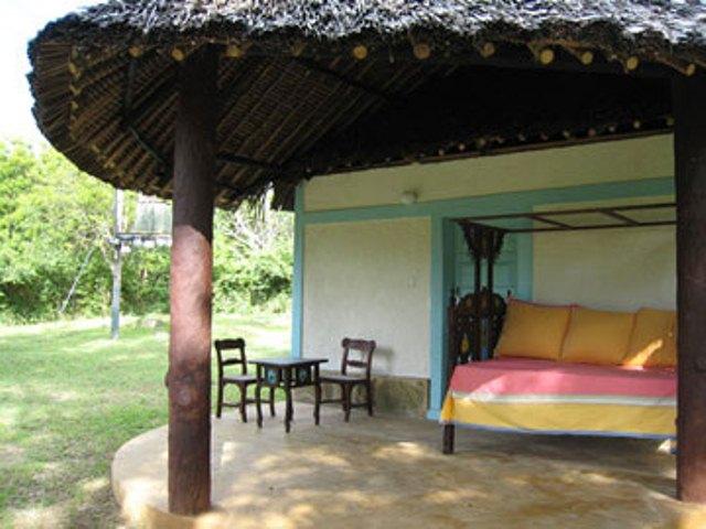 Dolly House | Accommodation Diani Beach