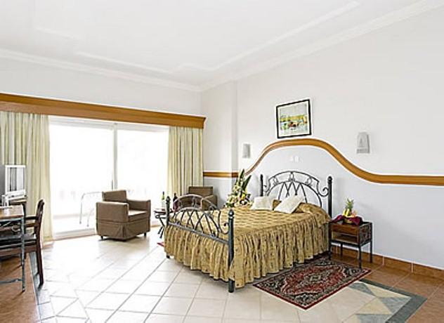 Sentrim Castle Royal Hotel - Mombasa