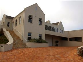 Dennegeur Travel Guide