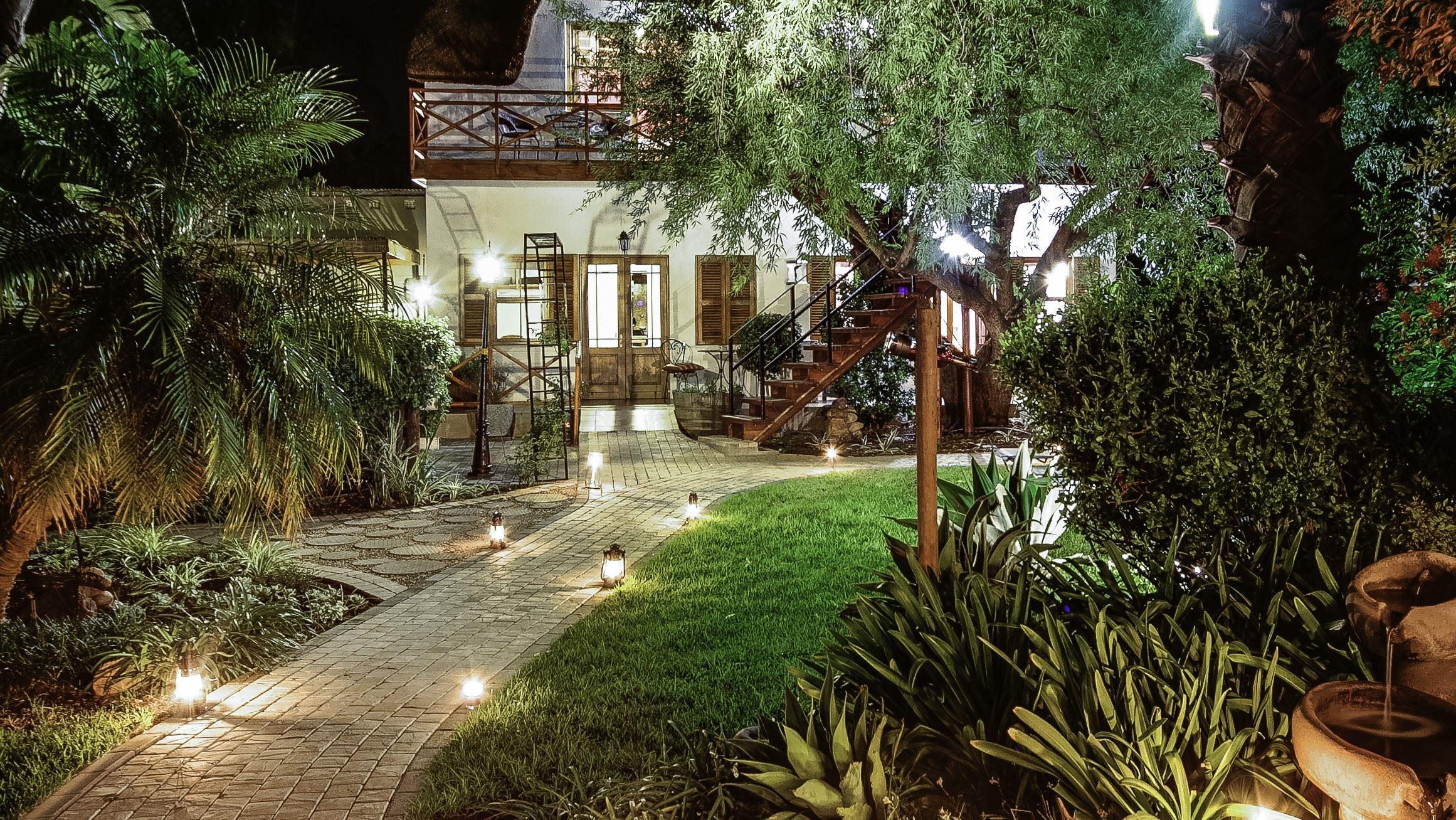 GuBas De Hoek meet eat sleep | Robertson Specials