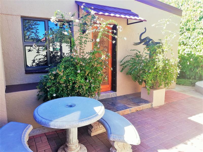 Selfcatering room Patio area