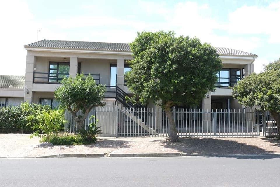 Monte Rosa House | Resorts Brackenfell