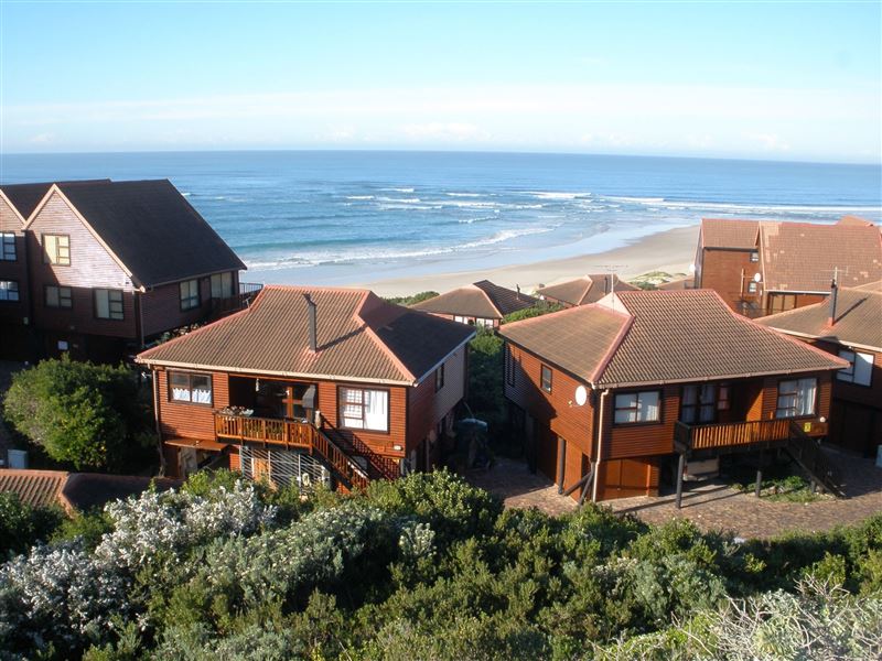11 houtbosch bay chalet 
