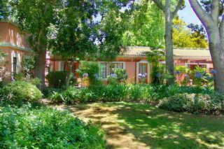 Willowbrook Country House | Somerset West Accommodation