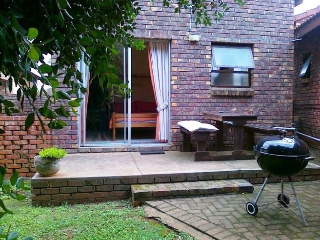 Mondu Guesthouse | Wavescrest (Jeffreys Bay) Accommodation
