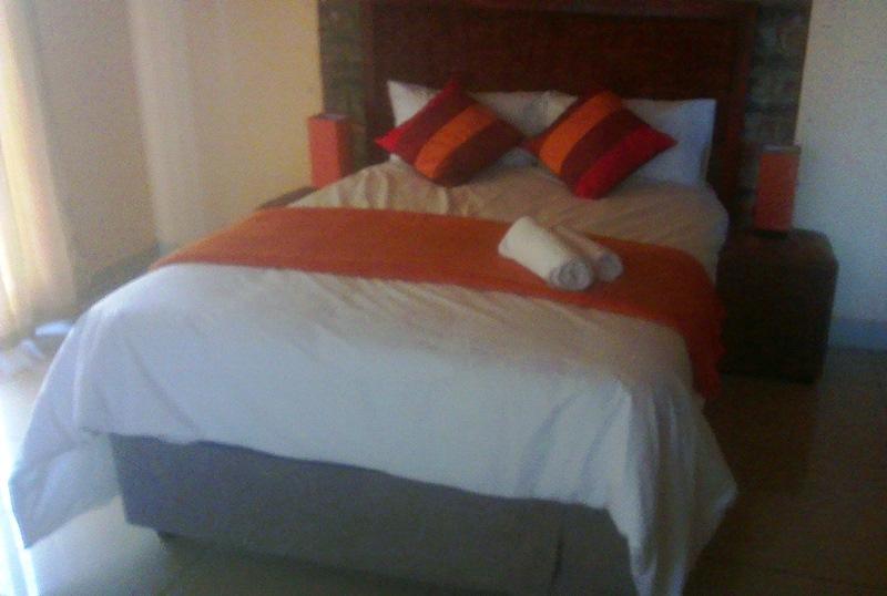 Nooit Guest Lodge
