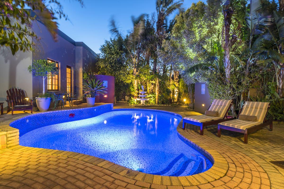 Kingfisher Guest House | Accommodation Summerstrand