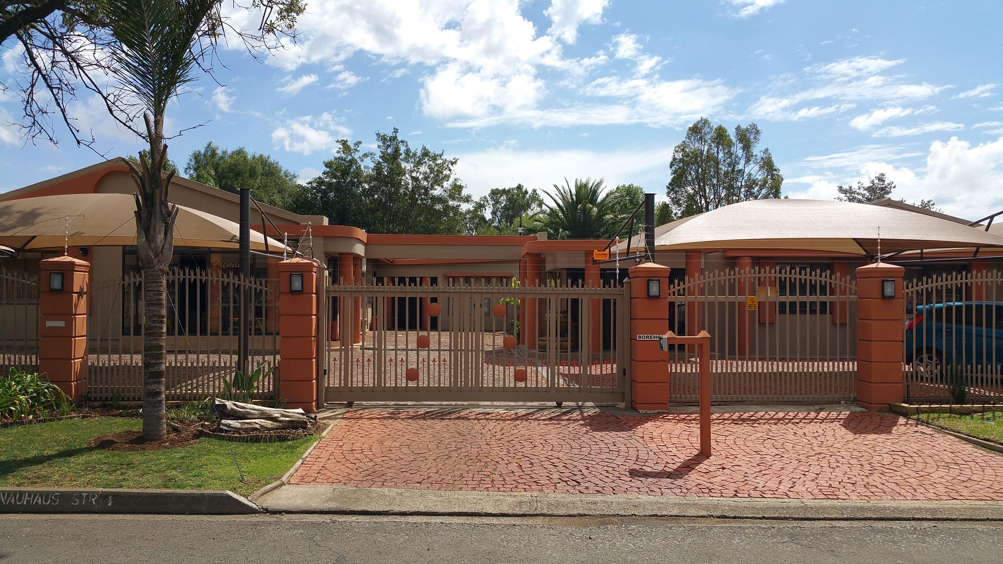 Premiere Guest House | Accommodation Brandwag
