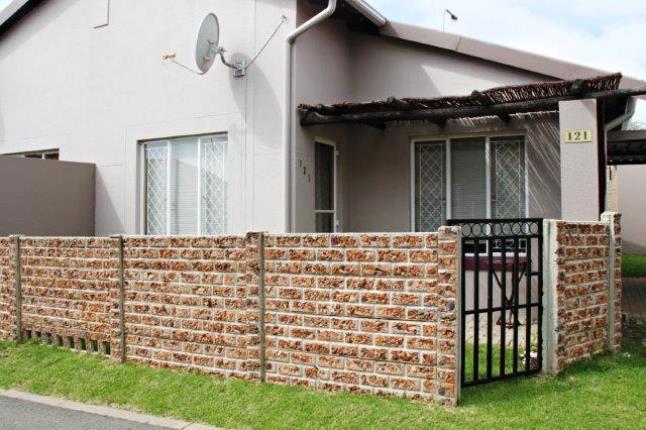 Airport Villas | Accommodation Edenglen