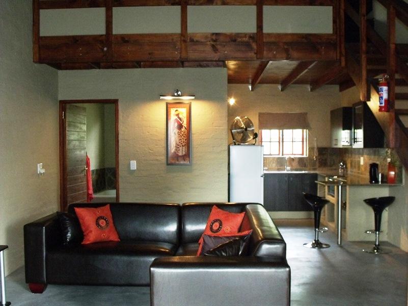 Commalong Lodge and Guided Tours