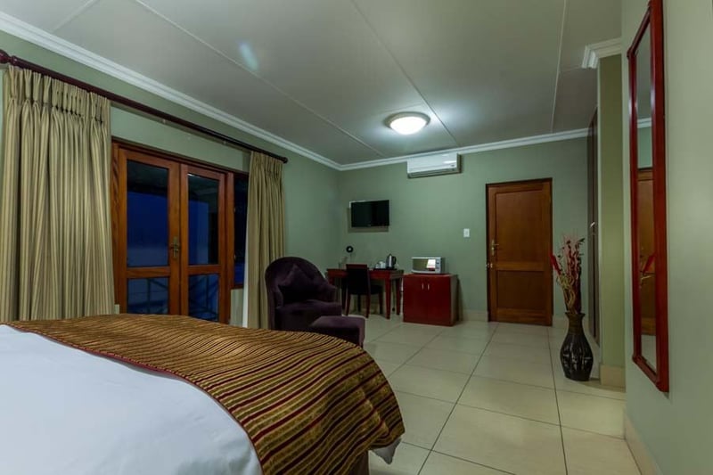 Tamboti Lodge Guest House | Book Your Dream Self-Catering or Bed and ...