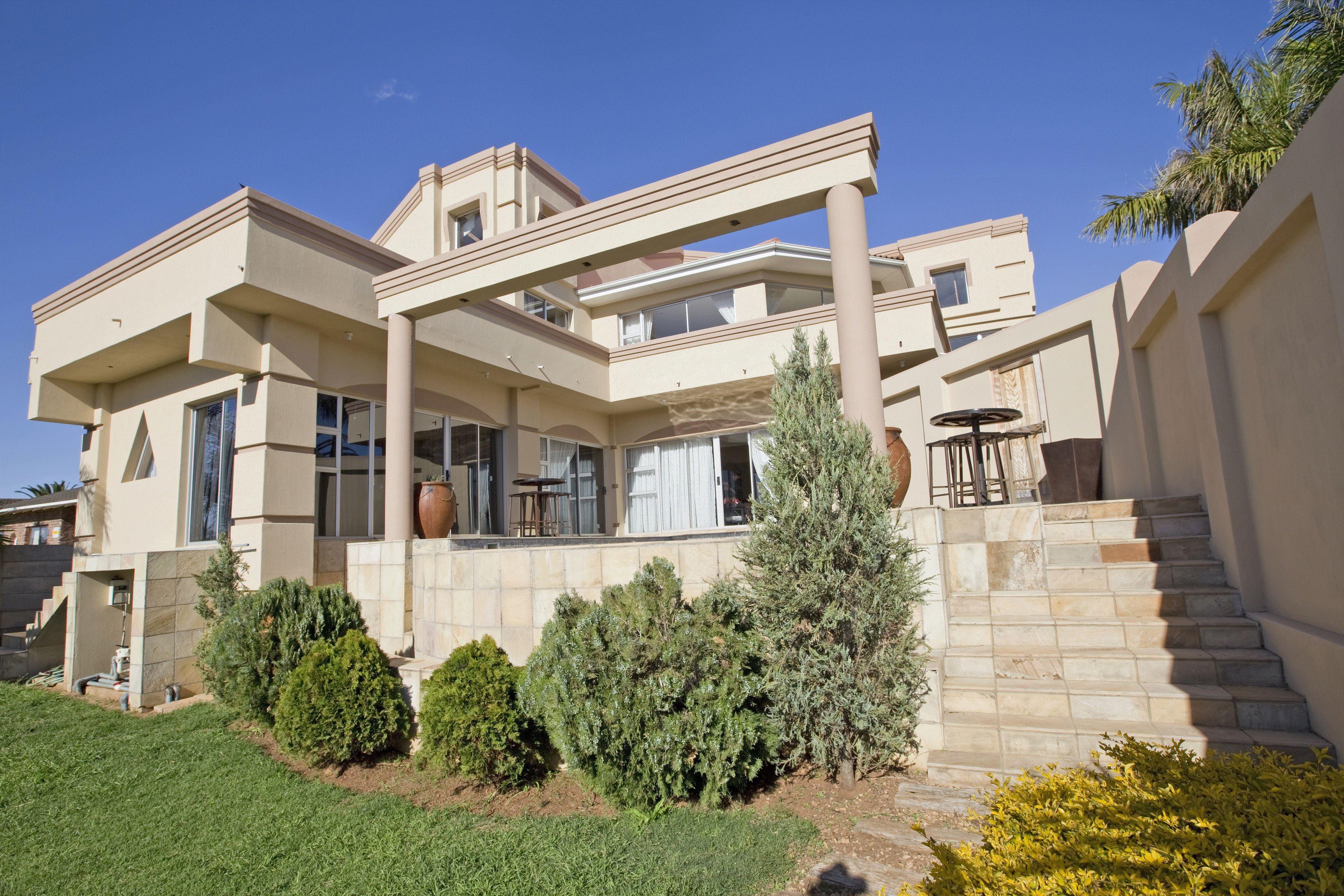 The Englander Guest House | Accommodation Uitenhage