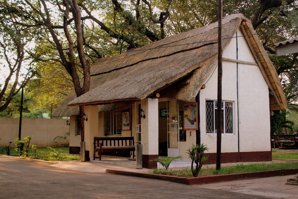 Pamusha Lodge | Victoria Falls National Park Accommodation