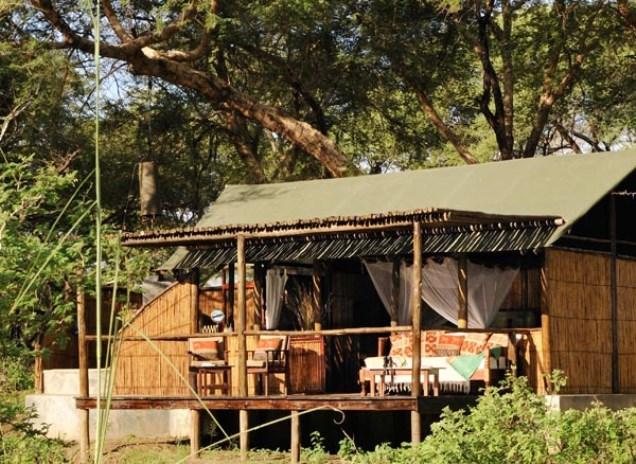 Old Mondoro Camp | Accommodation Chiawa