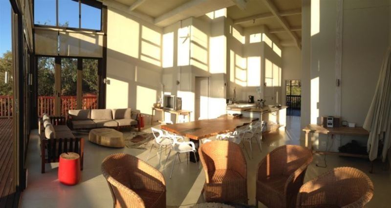 Open-plan lounge © Jean Gardeniers