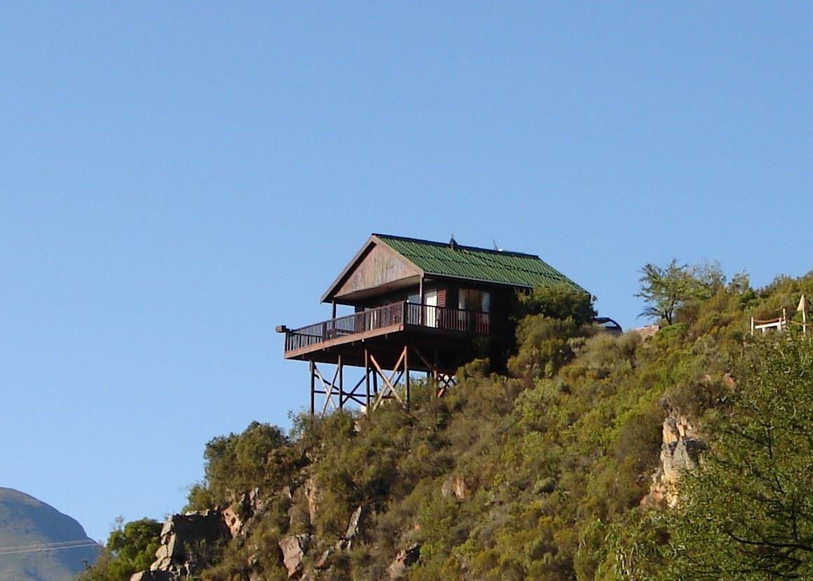 Eagle Falls Country Lodge & Adventures