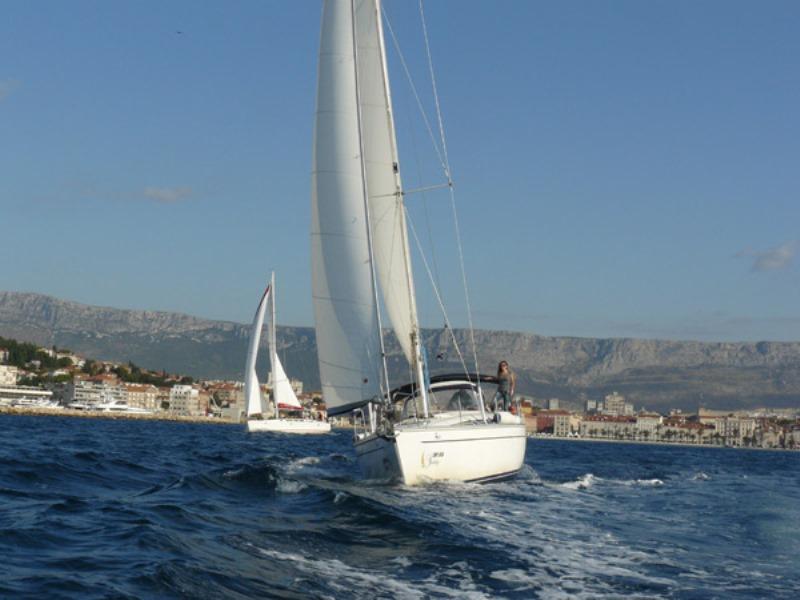 Elan 431 | Split Accommodation