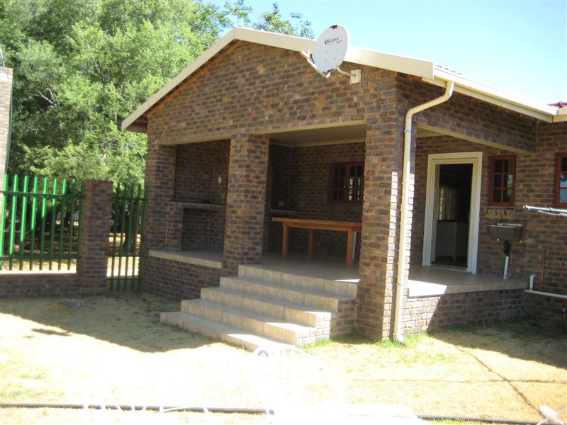 Under-cover braai area and veranda 