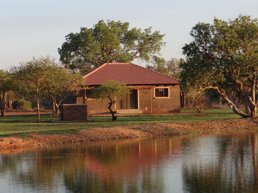 Tivan Safaris | Self-catering Tom Burke